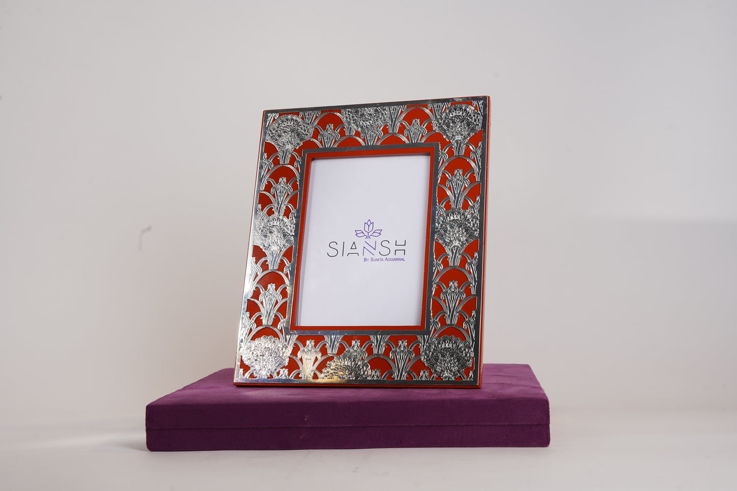 Intricate Etching Leaf Jali Photo Frame