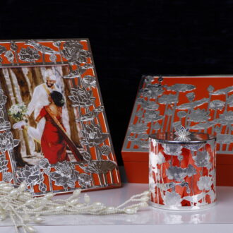 Image: luxury wedding gifts for couple - Siansh