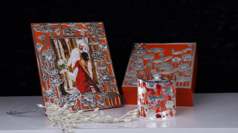 Image: luxury wedding gifts for couple - Siansh